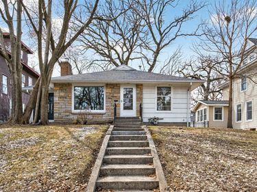 2842 Irving Avenue S, Minneapolis, MN 55408