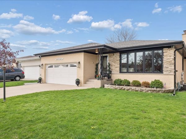 8154 N Root Court , Niles, IL 60714