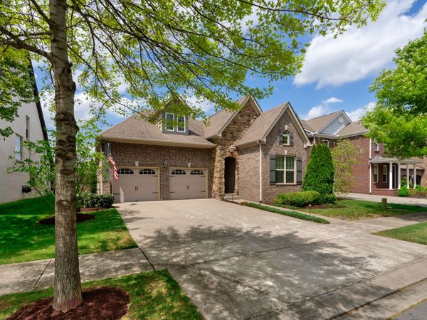 2013 Heflin Ln, Franklin, TN 37069