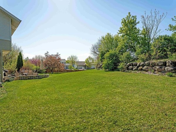 10 BANNER Circle, Madison, WI 53718