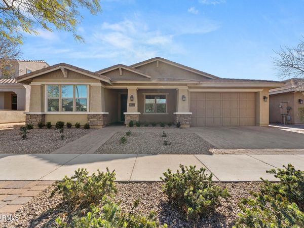 10457 E PIVITOL Avenue, Mesa, AZ 85212