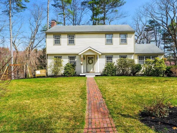 11 Fairway Drive, Amherst, NH 03031