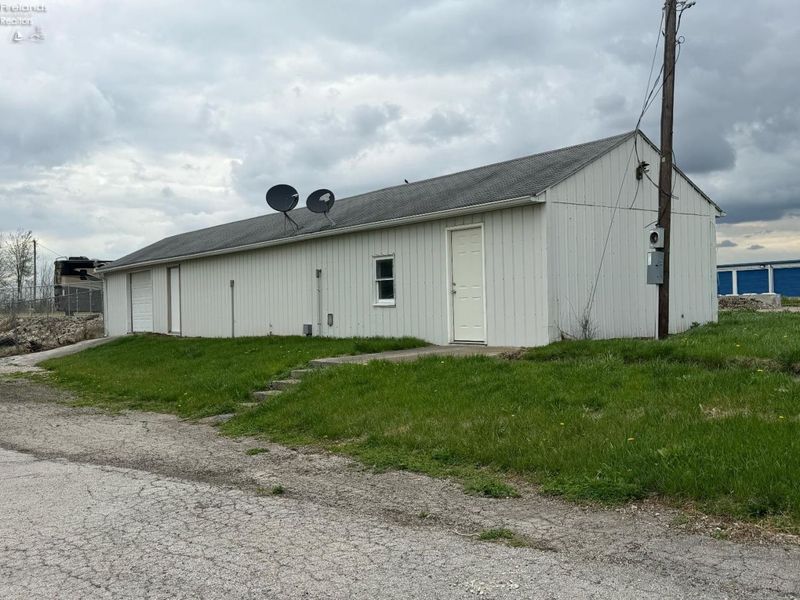 2252 Sr 20, Clyde, OH 43410 Photo 3