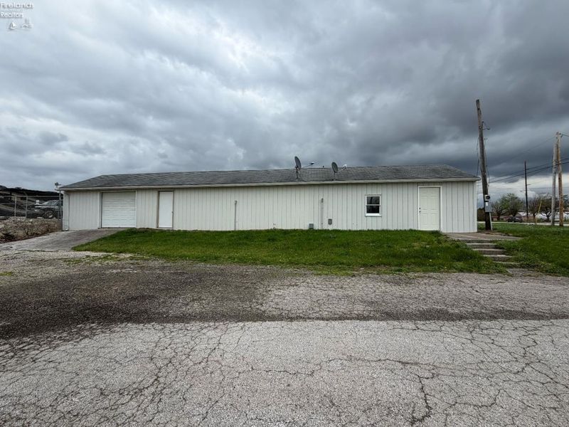 2252 Sr 20, Clyde, OH 43410 Photo 6
