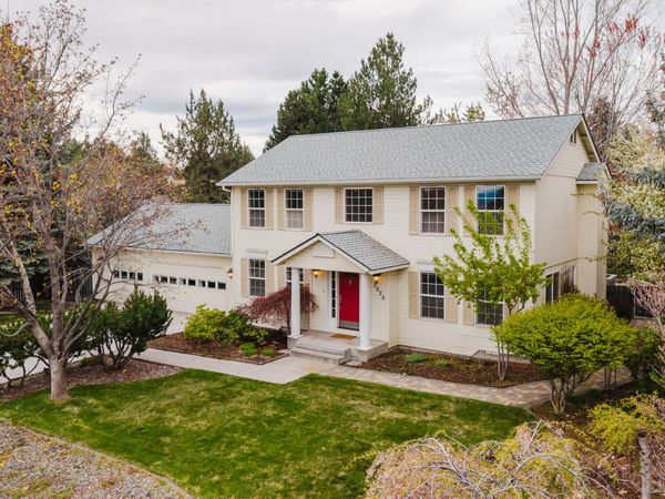 3626 SW Volcano Court, Redmond, OR 97756