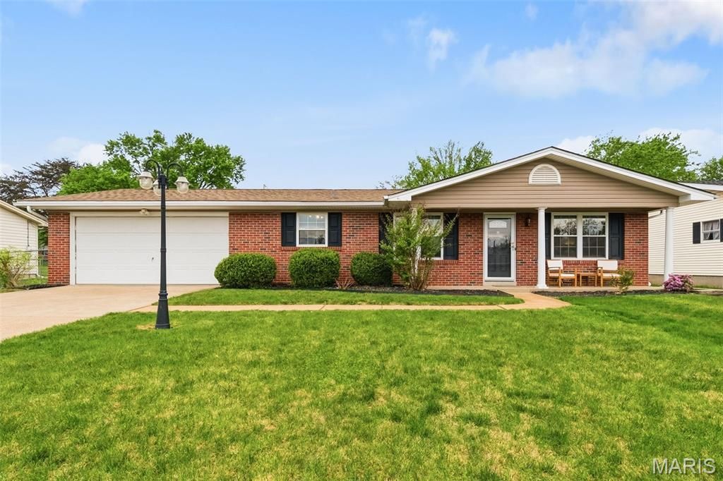 905 Silverstone Drive , Unincorporated, MO 63303 Main Photo