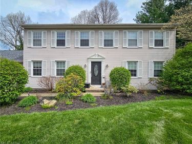 200 Briarbrook Court NE, Howland, OH 44484