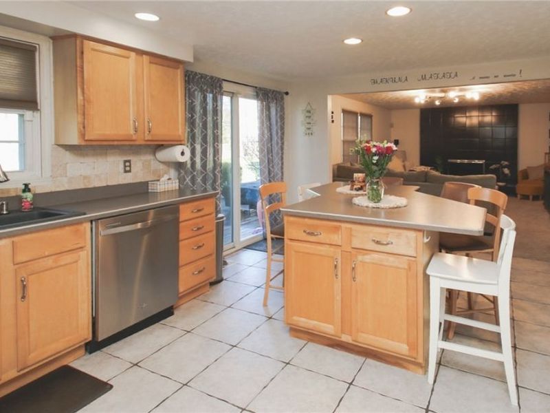 200 Briarbrook Court NE, Howland, OH 44484 Photo 8