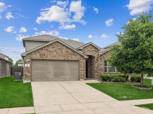 709 Cheyenne Drive, Aubrey, TX 76227