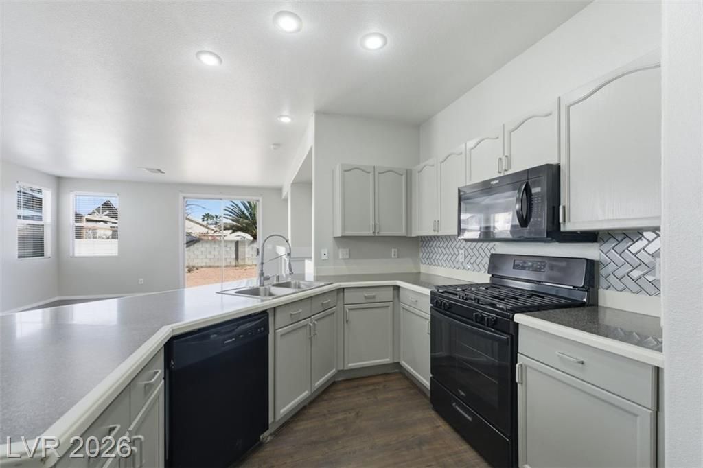 1190 Stormy Valley Road , Las Vegas, NV 89123