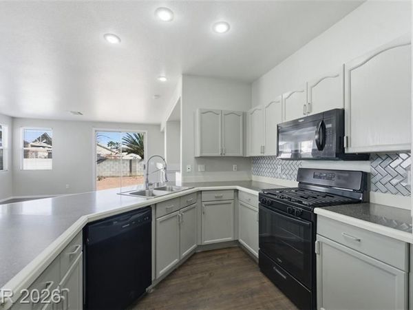 1190 Stormy Valley Road , Las Vegas, NV 89123