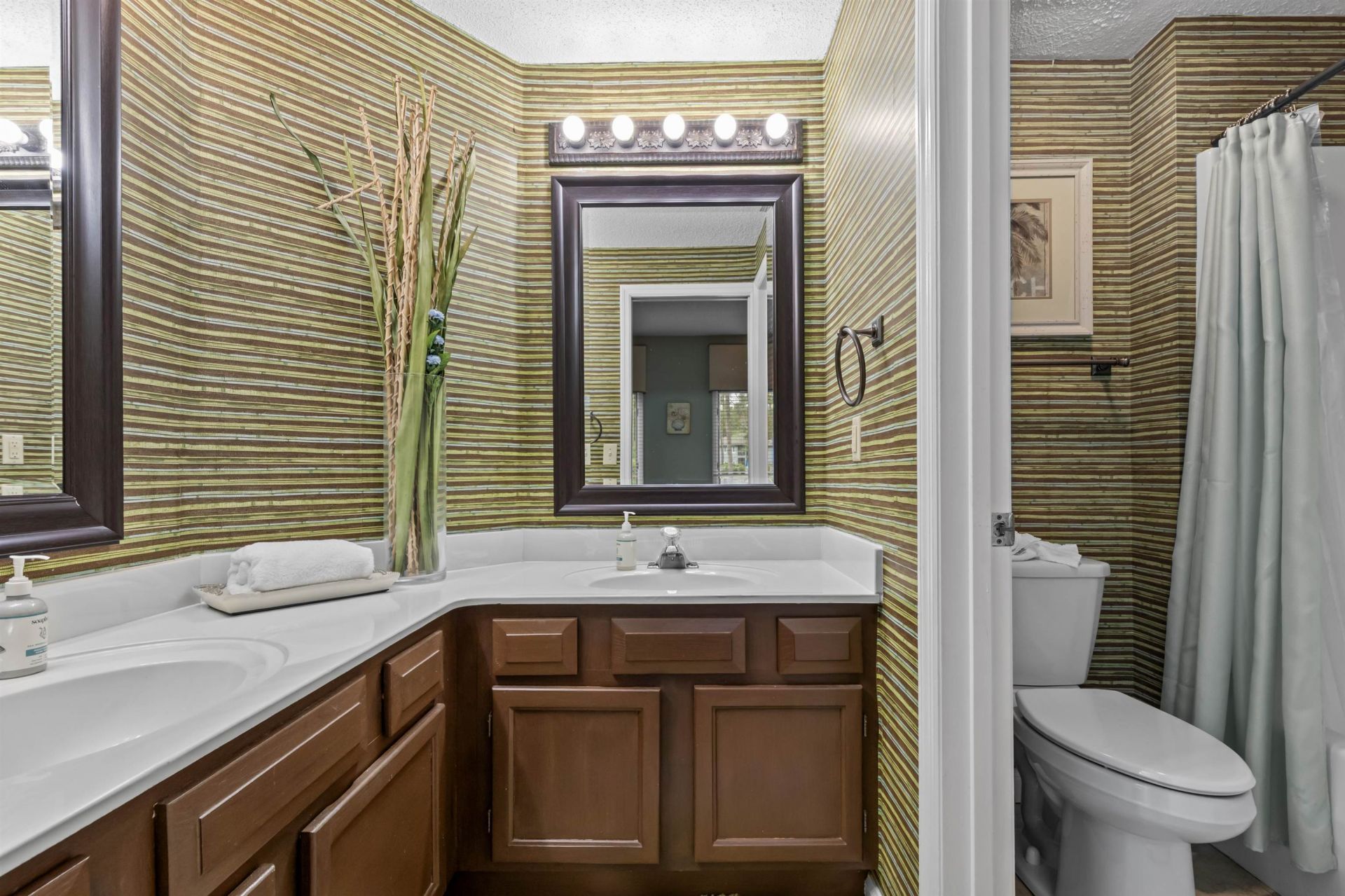 1221 Tidewater Dr. Photo 37