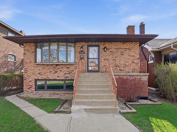 1431 Lake Avenue , Whiting, IN 46394