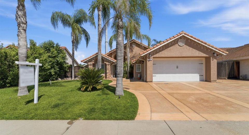 359 Trevor Ave, Oakdale, CA 95361 Photo