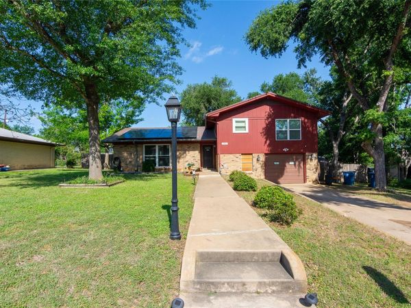 1212 Lake Terrace DR , Elgin, TX 78621