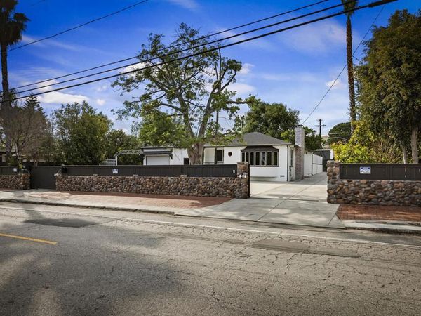 11211 Osborne Street, Sylmar, CA 91342