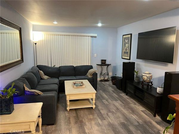 18620 Hatteras Street, Unit 113, Tarzana, CA 91356