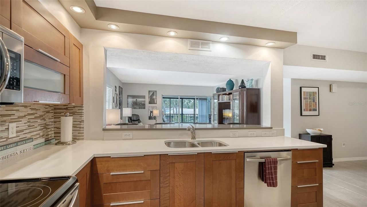 225 Hourglass Way, Unit 202, Sarasota, FL 34242 Photo