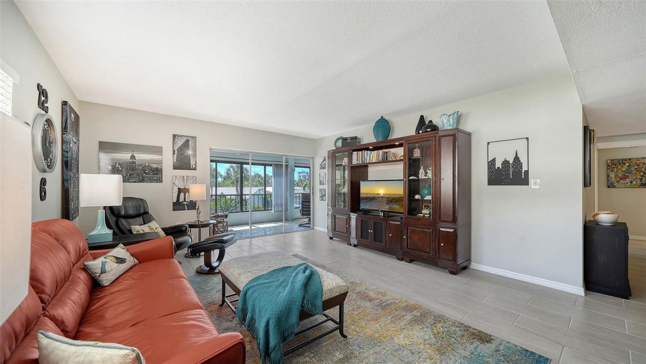 225 Hourglass Way, Unit 202, Sarasota, FL 34242 Photo