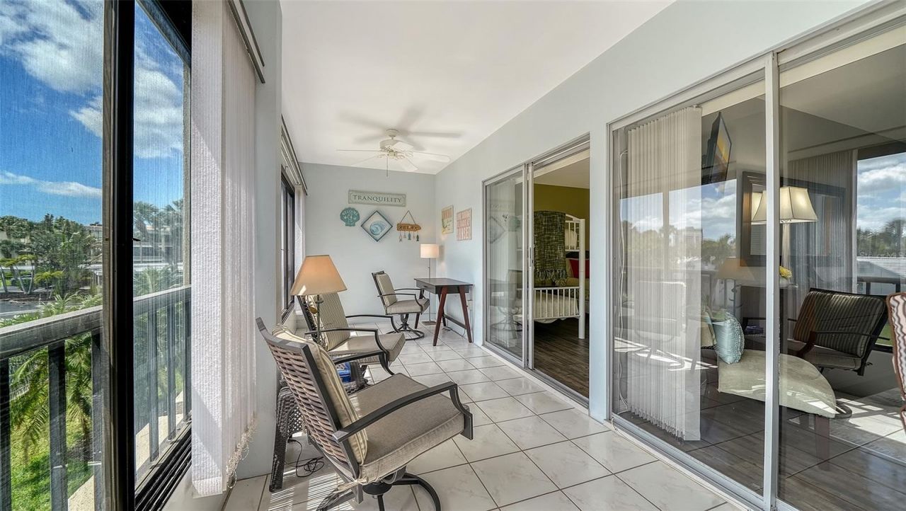 225 Hourglass Way, Unit 202, Sarasota, FL 34242 Photo
