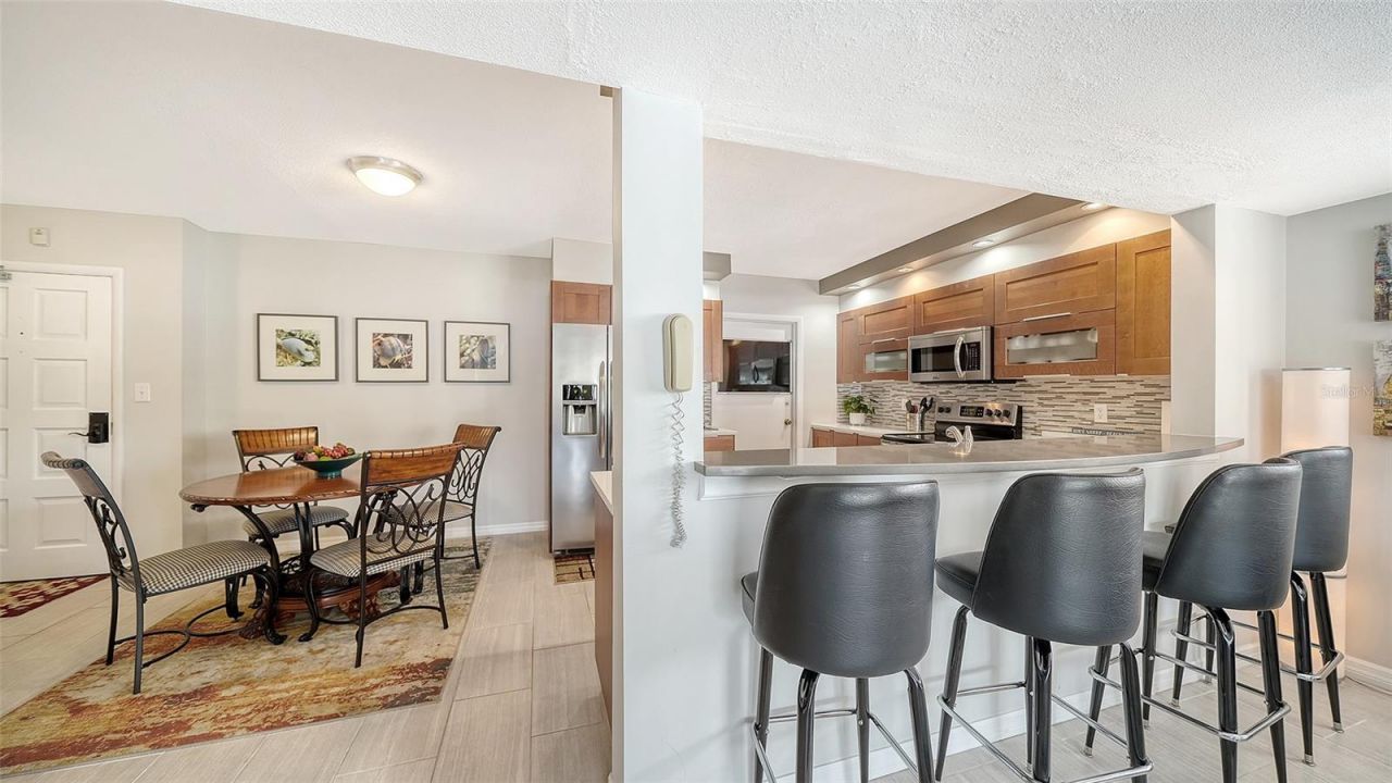 225 Hourglass Way, Unit 202, Sarasota, FL 34242 Photo