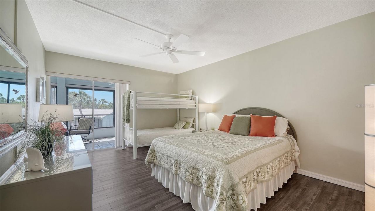 225 Hourglass Way, Unit 202, Sarasota, FL 34242 Photo