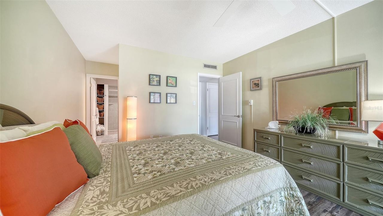 225 Hourglass Way, Unit 202, Sarasota, FL 34242 Photo