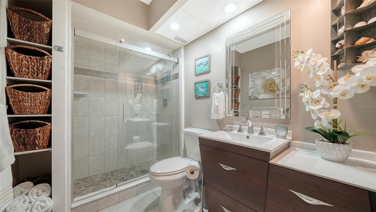 225 Hourglass Way, Unit 202, Sarasota, FL 34242 Photo