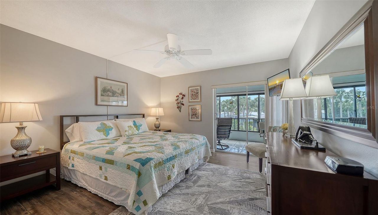 225 Hourglass Way, Unit 202, Sarasota, FL 34242 Photo