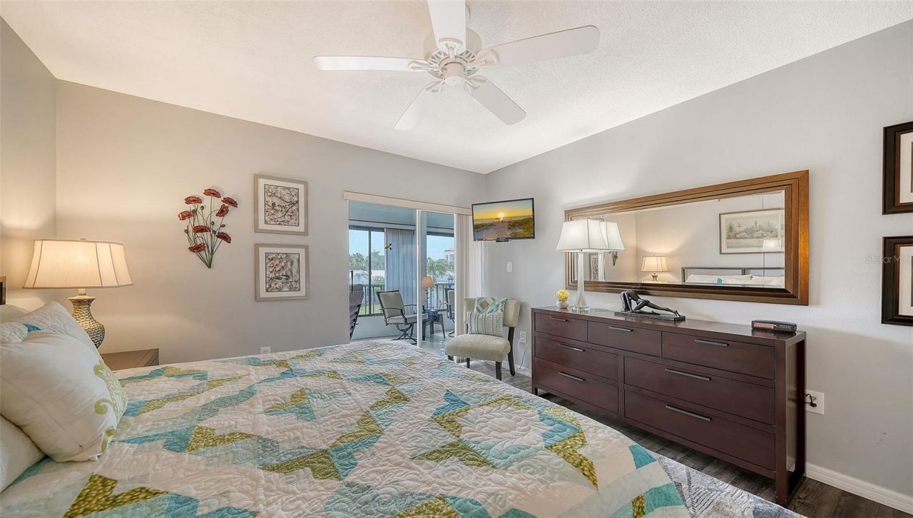 225 Hourglass Way, Unit 202, Sarasota, FL 34242 Photo