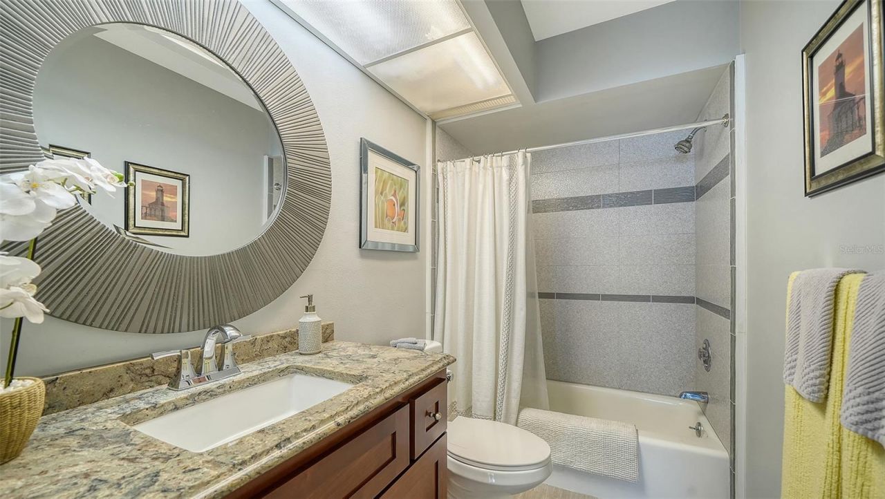 225 Hourglass Way, Unit 202, Sarasota, FL 34242 Photo