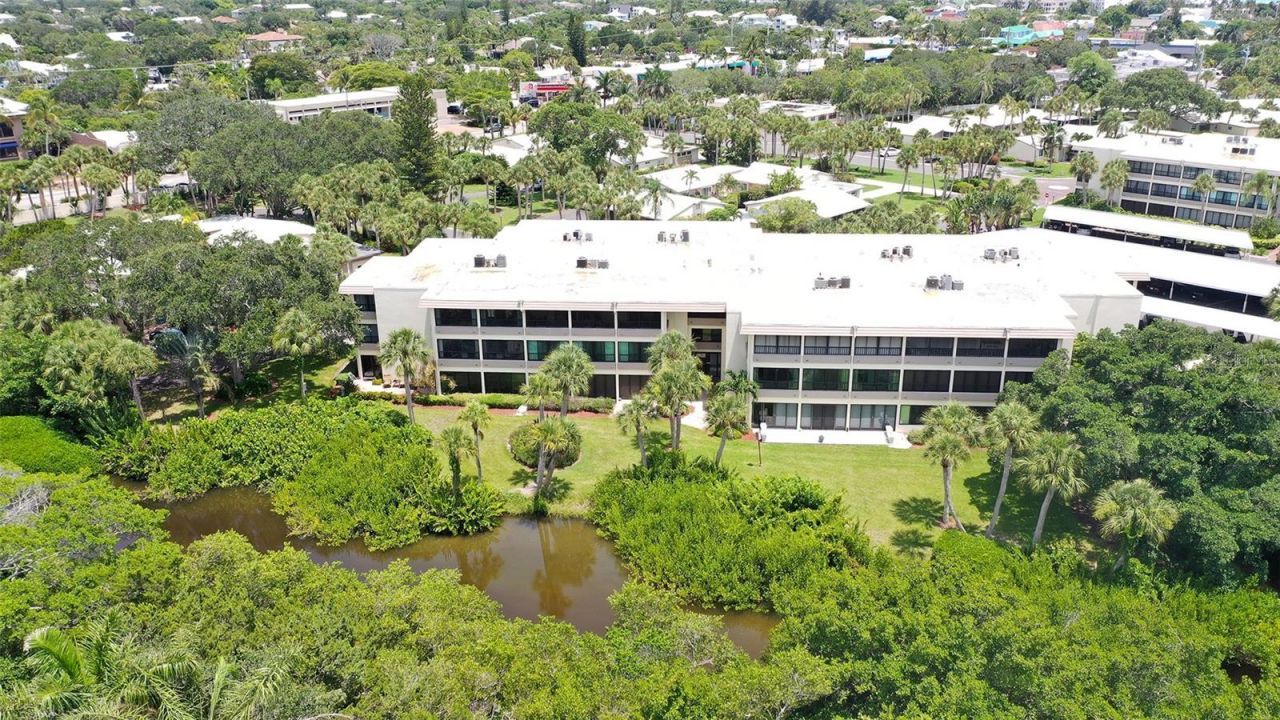 225 Hourglass Way, Unit 202, Sarasota, FL 34242 Photo
