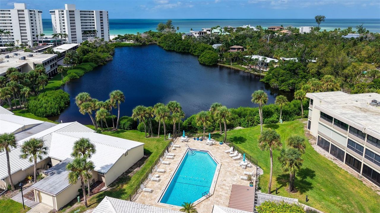 225 Hourglass Way, Unit 202, Sarasota, FL 34242 Photo