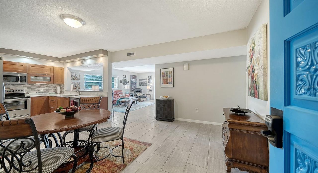 225 Hourglass Way, Unit 202, Sarasota, FL 34242 Photo