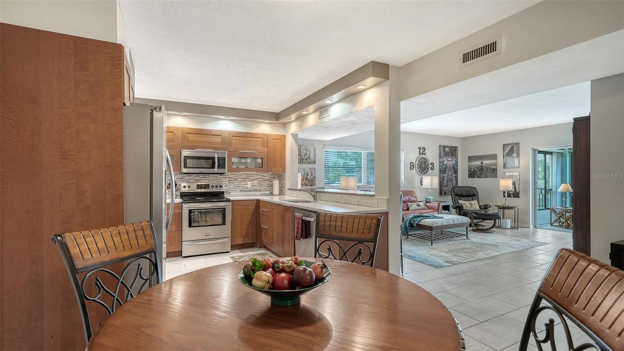 225 Hourglass Way, Unit 202, Sarasota, FL 34242 Photo