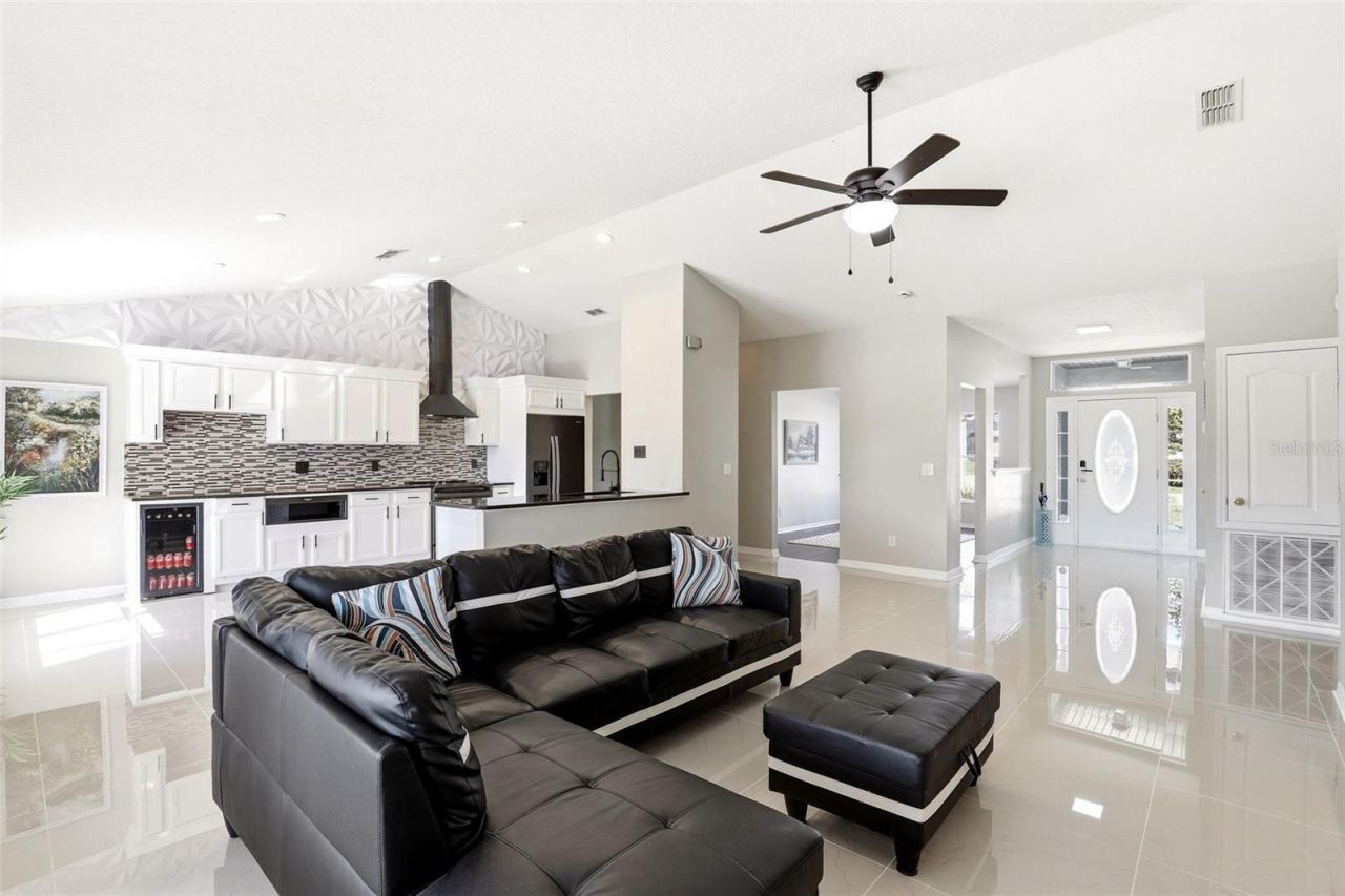 36725 Oconee Avenue, Unit 36725, Eustis, FL 32736 Photo