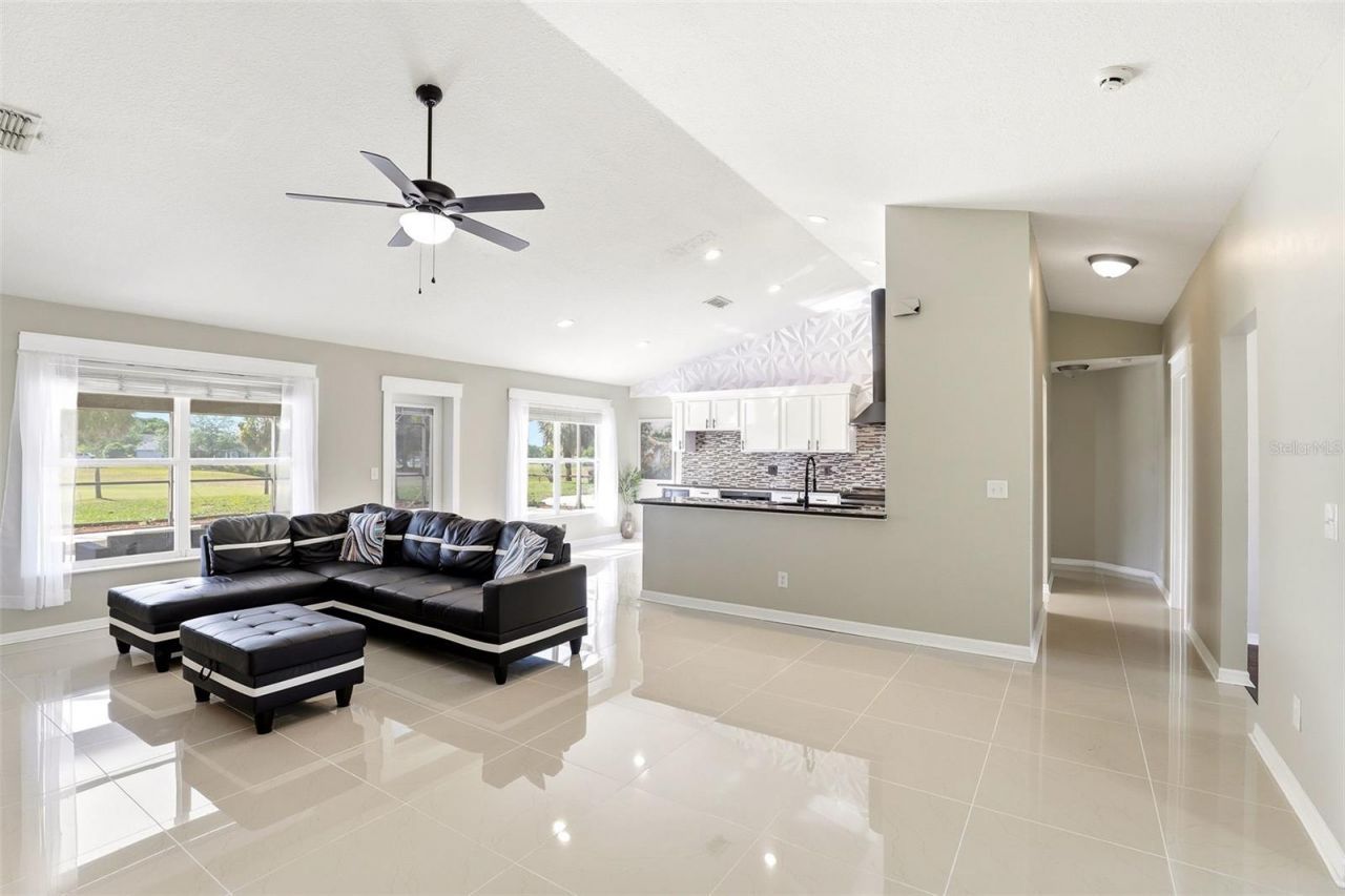 36725 Oconee Avenue, Unit 36725, Eustis, FL 32736 Photo