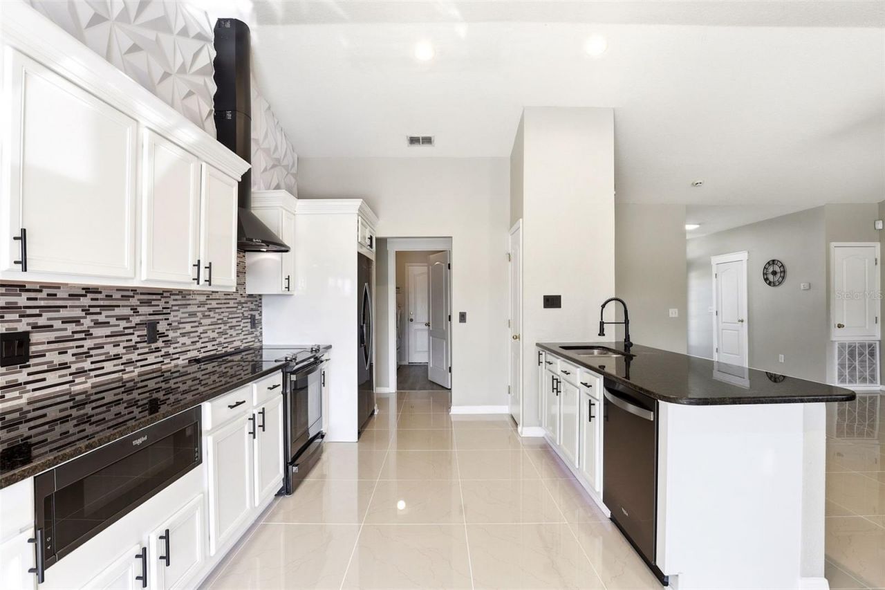 36725 Oconee Avenue, Unit 36725, Eustis, FL 32736 Photo