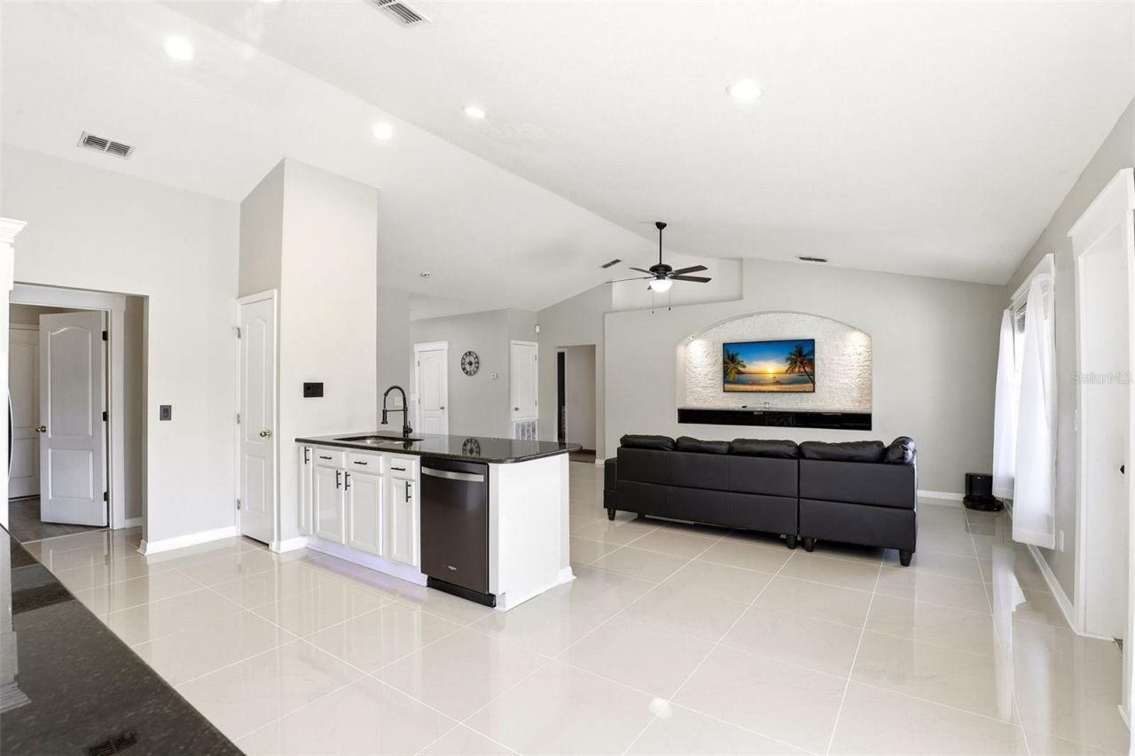 36725 Oconee Avenue, Unit 36725, Eustis, FL 32736 Photo