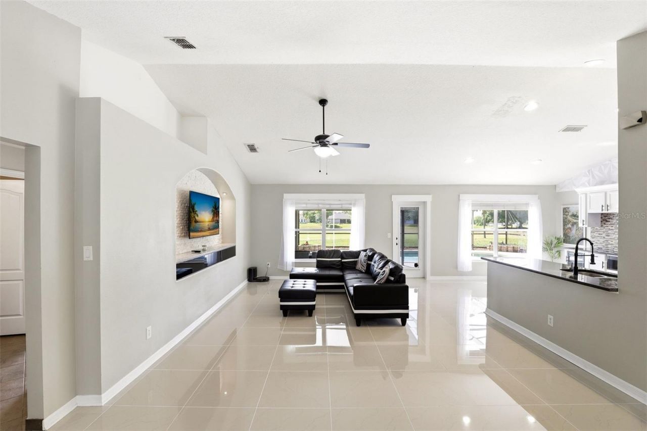 36725 Oconee Avenue, Unit 36725, Eustis, FL 32736 Photo