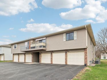 3276 Greenbrier Street, Vadnais Heights, MN 55127