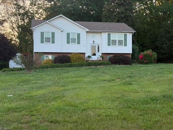 7670 Stonewell Lane , Tobaccoville, NC 27050