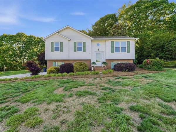 7670 Stonewell Lane, Tobaccoville, NC 27050