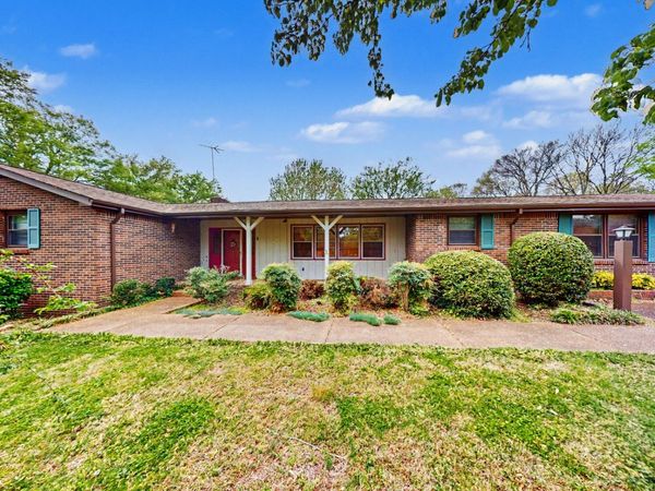 2413 Fly Rd , Nolensville, TN 37135