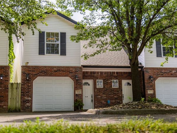 908 S Wood Avenue, Fayetteville, AR 72701