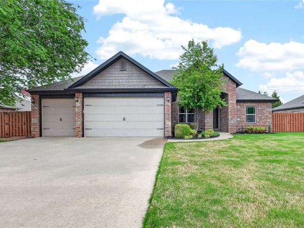 6201 Tumbler Ridge, Rogers, AR 72758