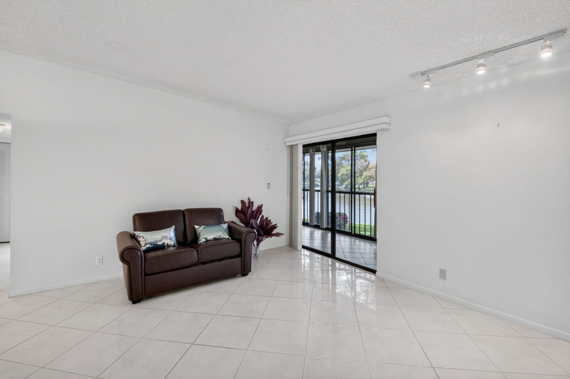 15496 Lakes Of Delray Boulevard, Unit 206, Delray Beach, FL 33484 Photo
