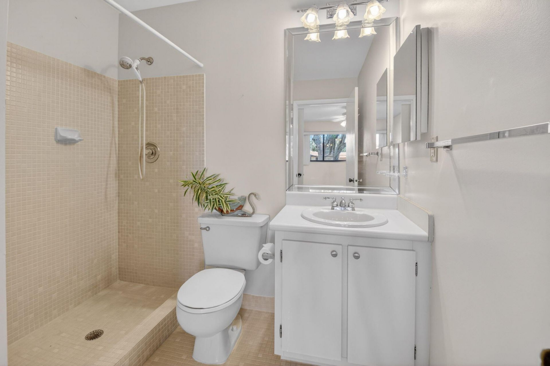 15496 Lakes Of Delray Boulevard, Unit 206, Delray Beach, FL 33484 Photo