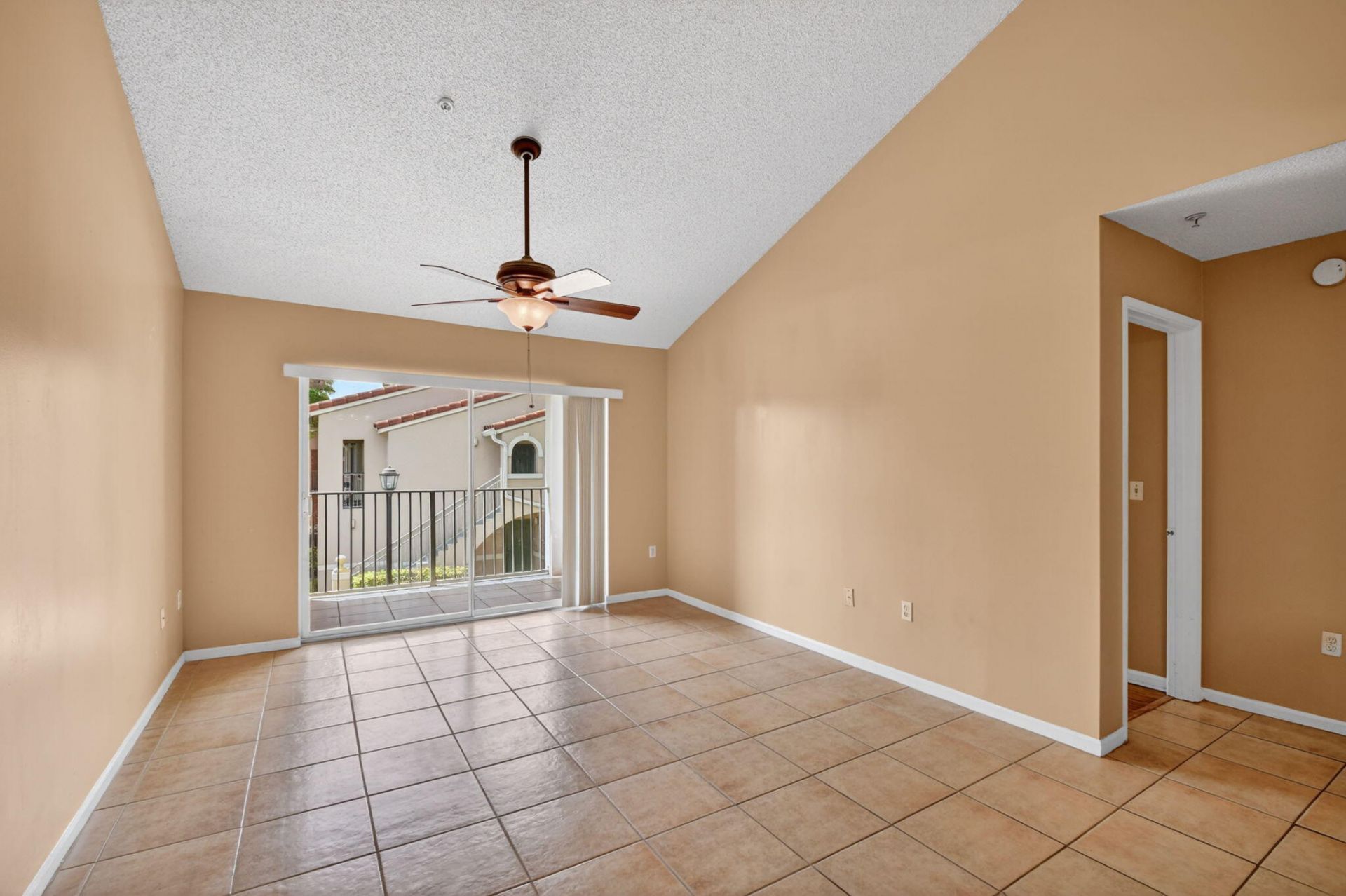 7864 Sonoma Springs Circle, Unit 206, Lake Worth, FL 33463 Photo