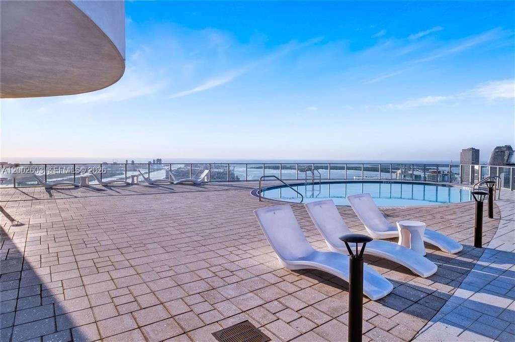 851 NE 1st Ave, Unit 3103, Miami, FL 33132 Photo